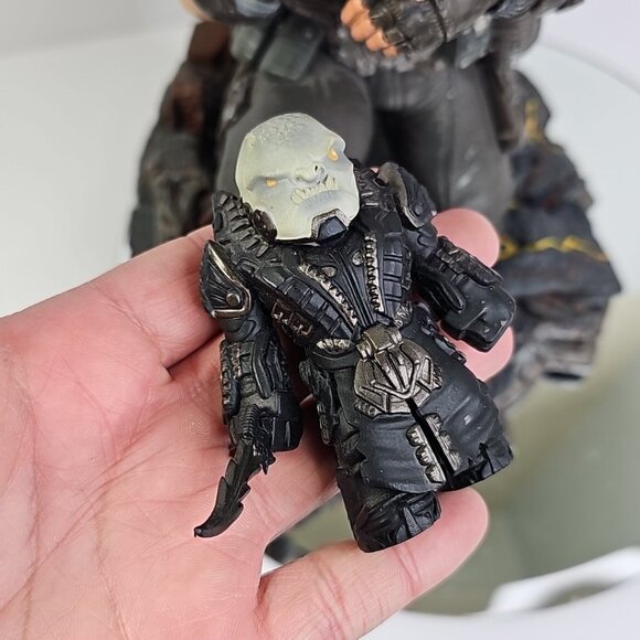Triforce Gears of War 3 Collector Edition Marcus Fenix Statue No Gun Some Damage - Picture 14 of 16